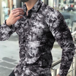Three-dimensional flowers printed long sleeve shirt