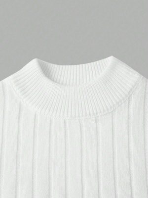 Round Collar Ribbed Knit Sweater
